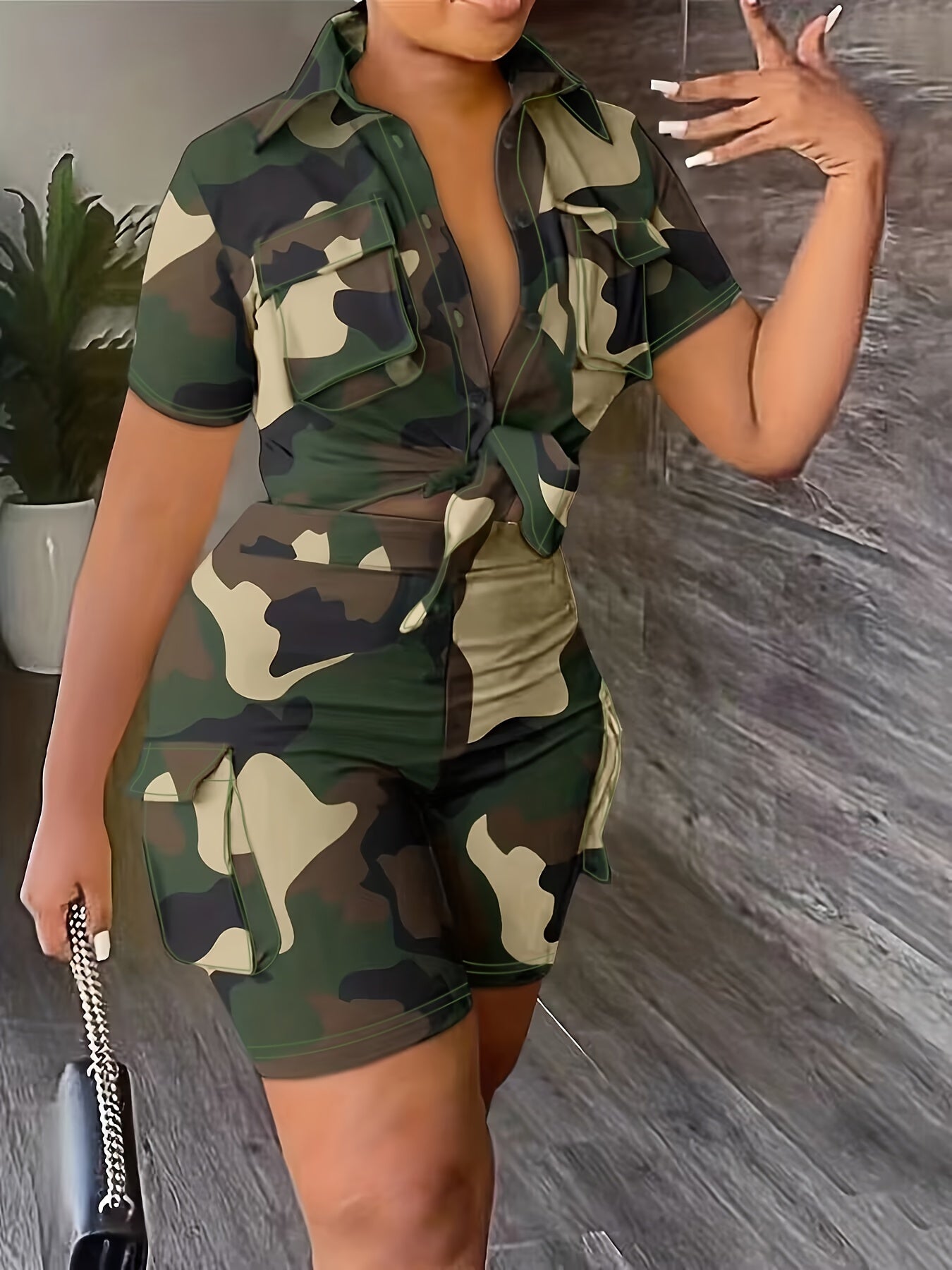 Plus Size Casual Outfits Set, Women's Plus Camo Print Short Sleeve Lapel Collar Button Up Crop Top & Shorts With Flap Pockets Outfits Two Piece Set