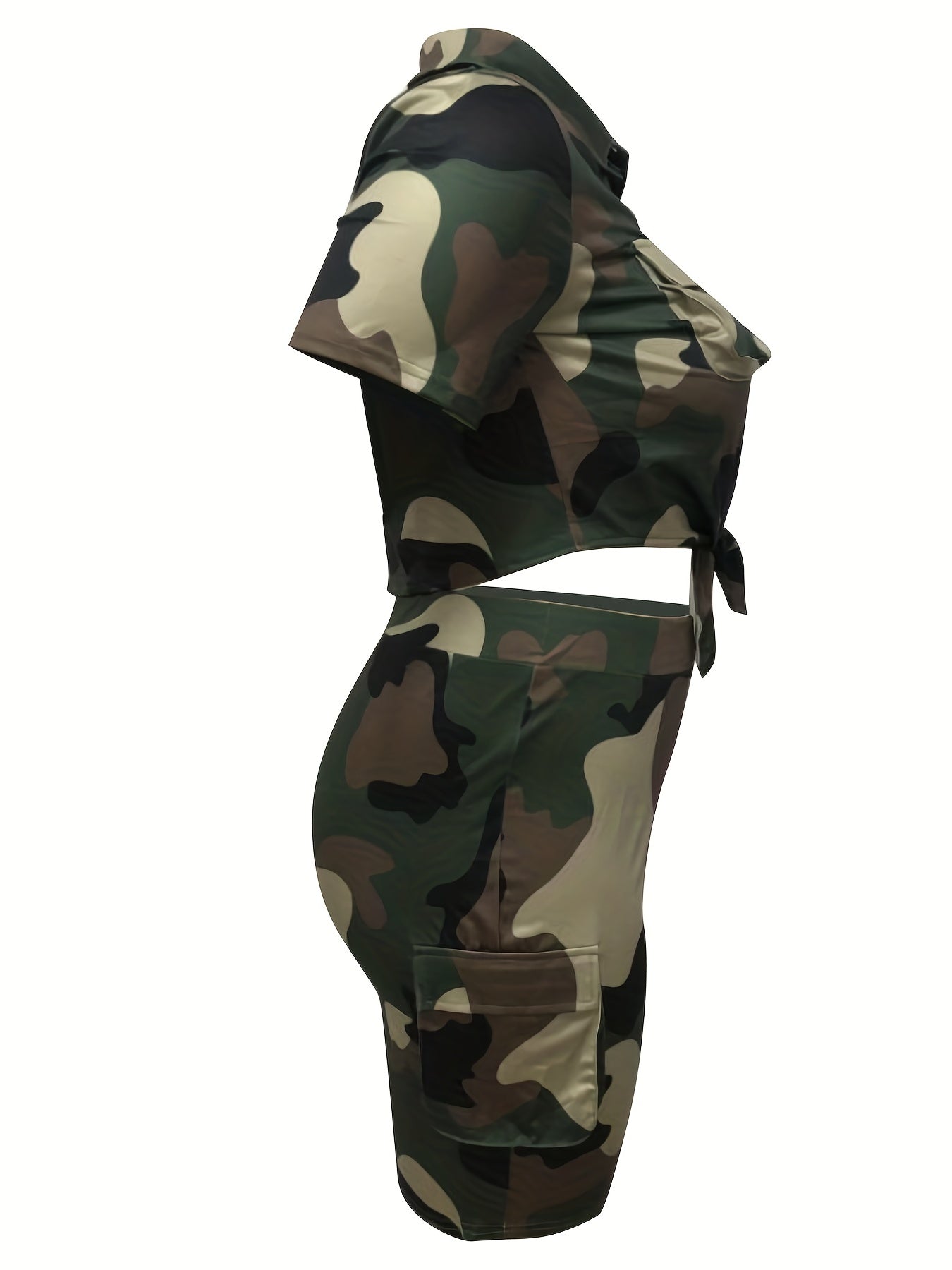 Plus Size Casual Outfits Set, Women's Plus Camo Print Short Sleeve Lapel Collar Button Up Crop Top & Shorts With Flap Pockets Outfits Two Piece Set
