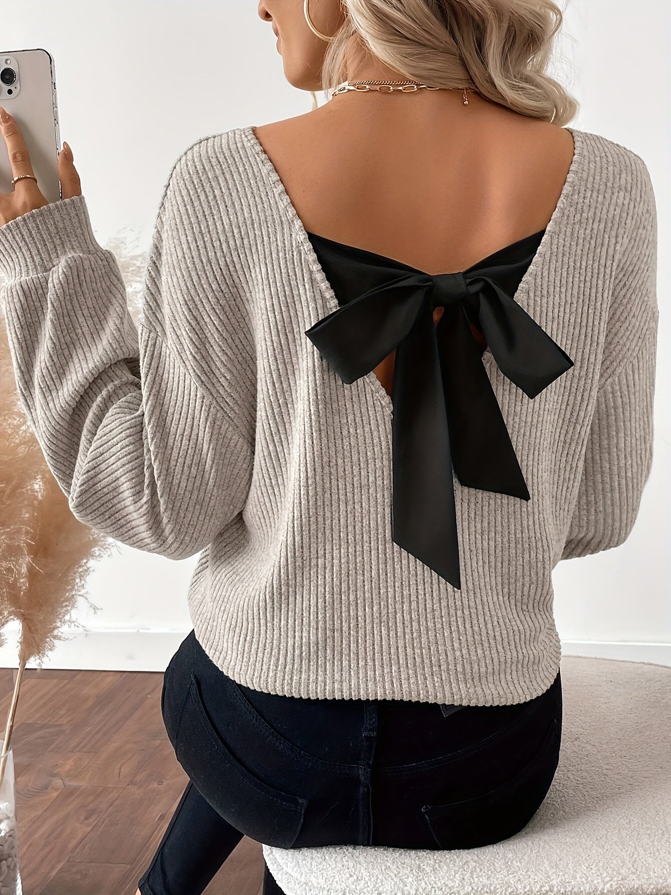 Women'S Elegant V-Neck Long Sleeve T-Shirt with Back Bow Detail - Soft Pink Ribbed Top, Black Bow Accent, Casual Chic Style for Spring/Fall, Ladies T Shirts, Women Elegant Winter Knitwear With Coloured Stone, Women Elegant Wi