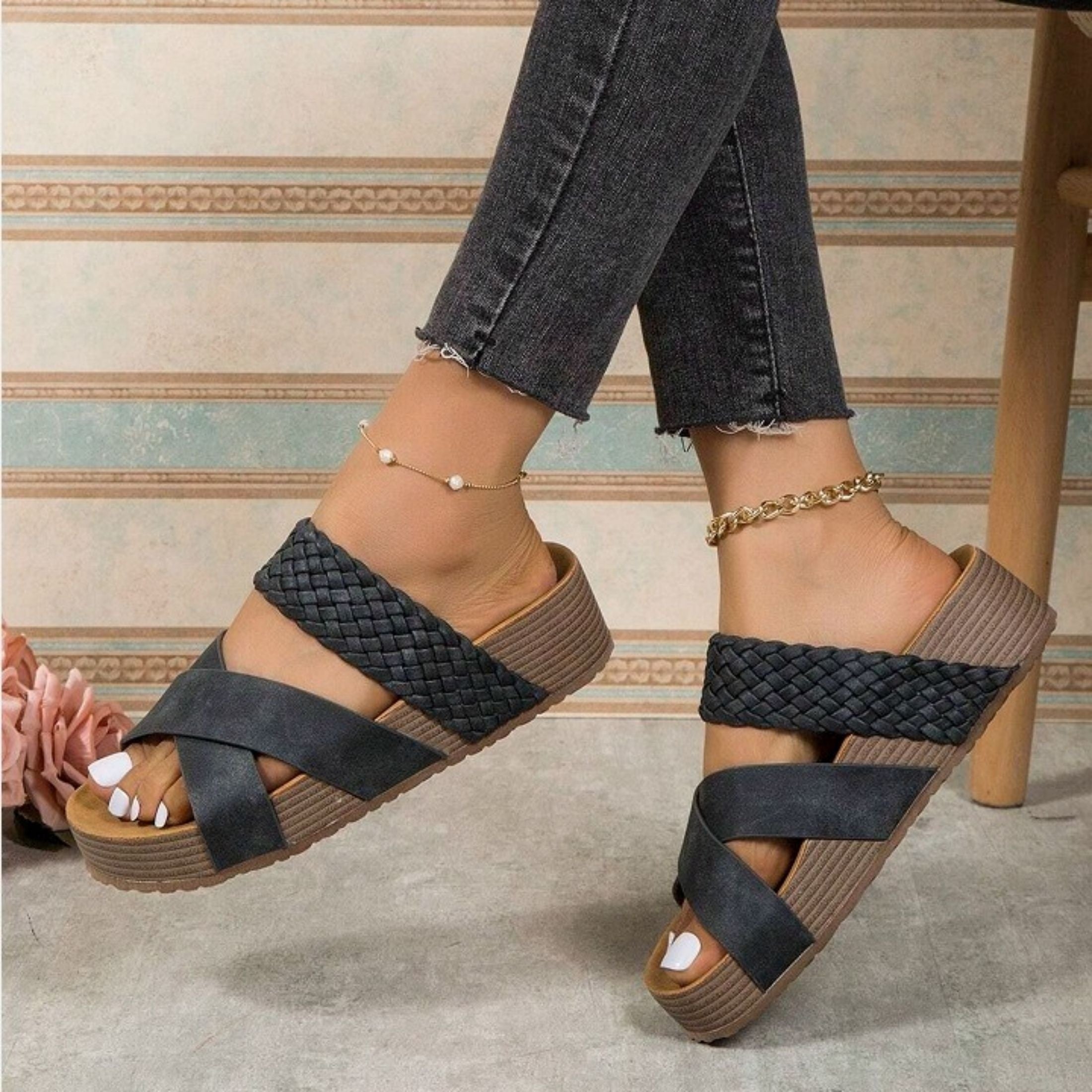 Women Sandals New Thick Bottom Braided Cross Casual Solid Color Slippers Beach Sandals