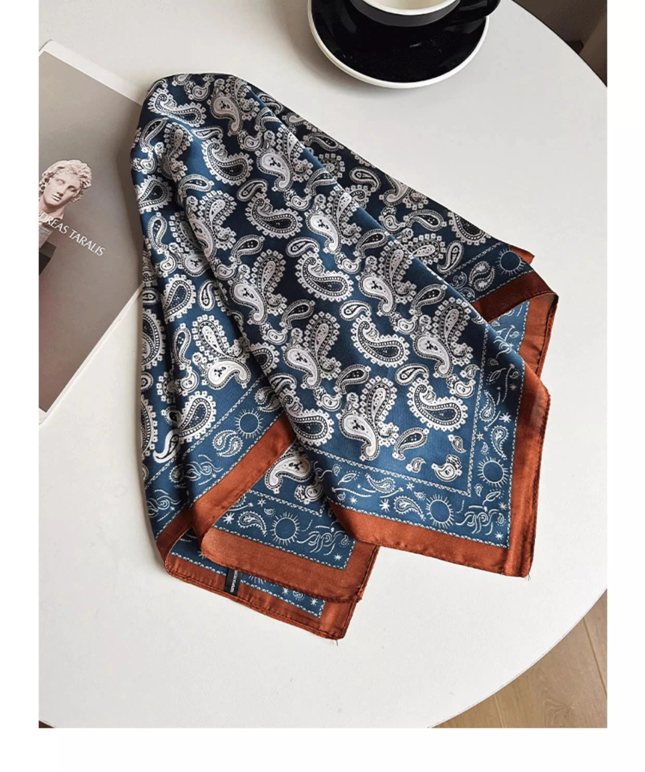 Silk scarf women's 2025 spring and summer new fashion high-end sense retro neck small square scarf accessories