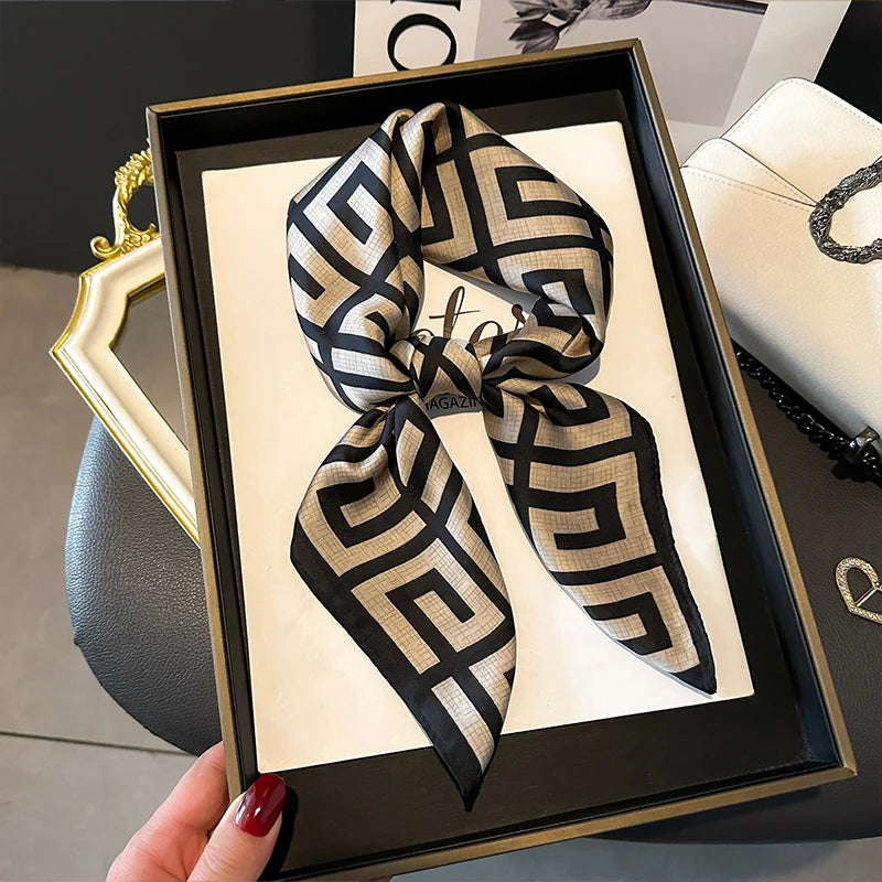 Silk scarf women's 2025 spring and summer new fashion high-end sense retro neck small square scarf accessories