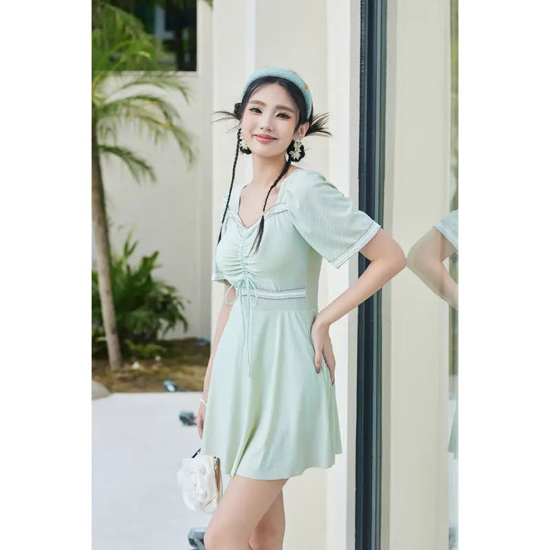 Women One-piece Swimsuits Conservatively Cover Flesh to Make Them Look Slimming and Big Breasts Sexy Soaking in Hot Springs