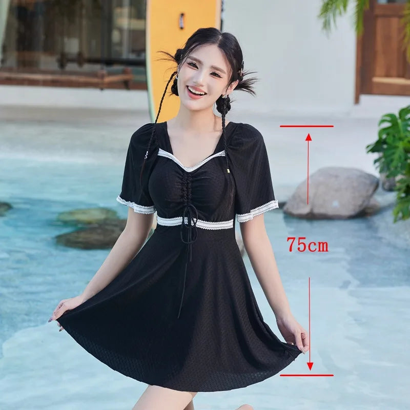 Women One-piece Swimsuits Conservatively Cover Flesh to Make Them Look Slimming and Big Breasts Sexy Soaking in Hot Springs