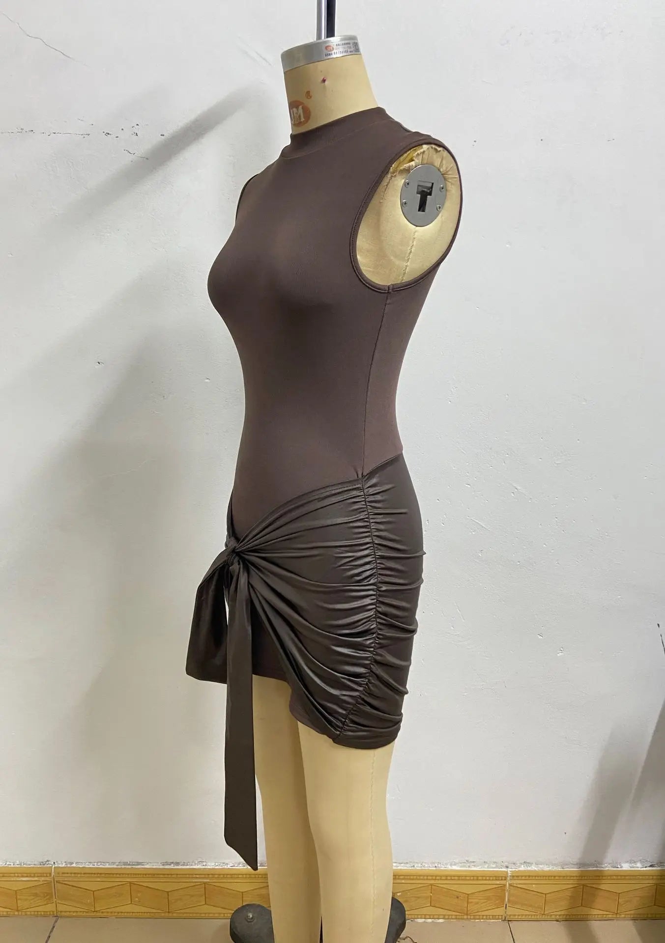 Mini Dress Dresses 2025 Woman Vestidos Slim Simple Style Solid Color Straps Round Neck Hot Girl Sleeveless Fashion Temperament