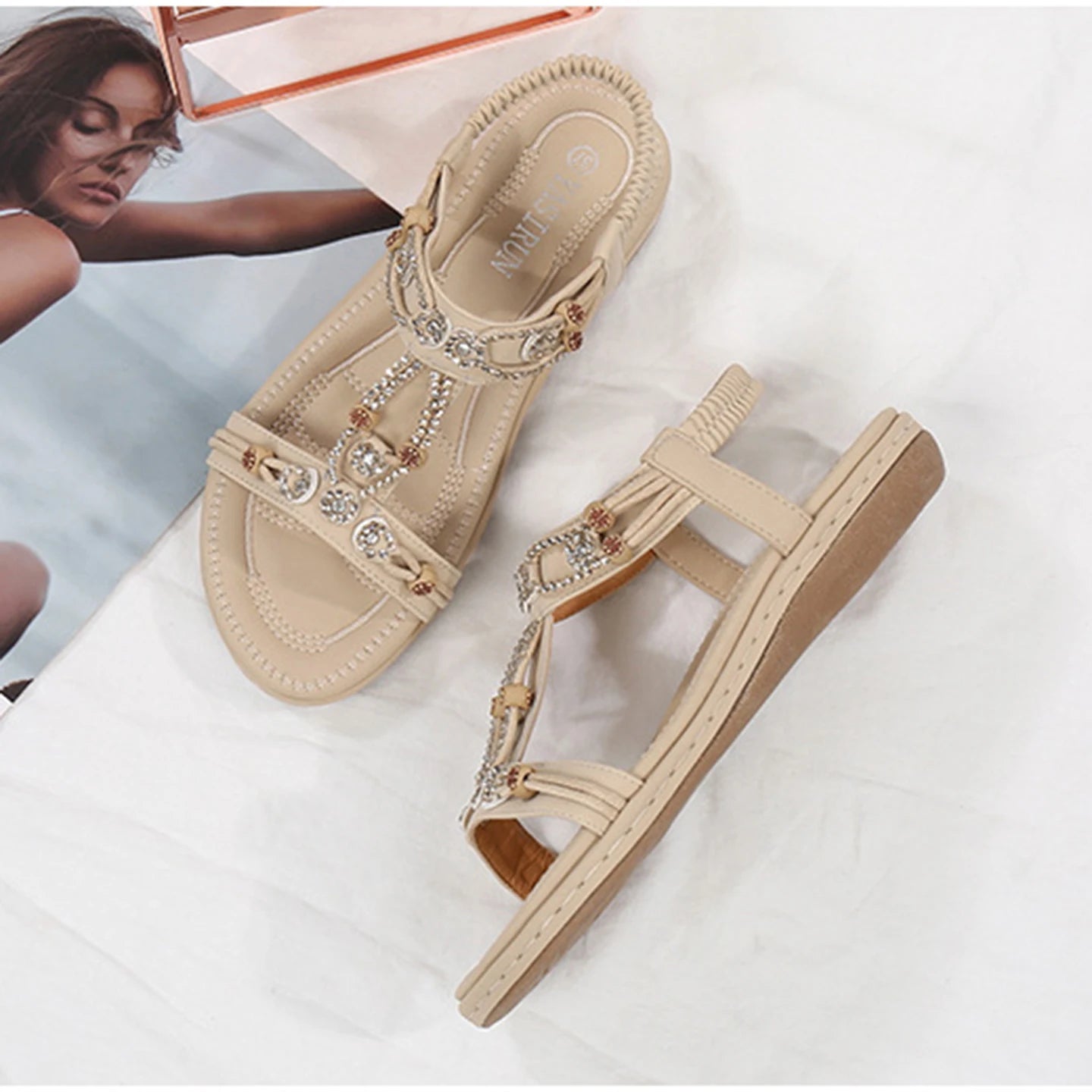 Fashion Women Sandals New Flat Sandals Women Summer Bohemia Style Outdoor Rhinestone Comfortable Beach Shoes Zapatos De Mujer