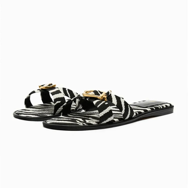 Flat Sandals Woman Black Brown Metal Buckle Flat Sandals 2024 Summer Women Sandals Straps Round toe Flat Slingback Shoes