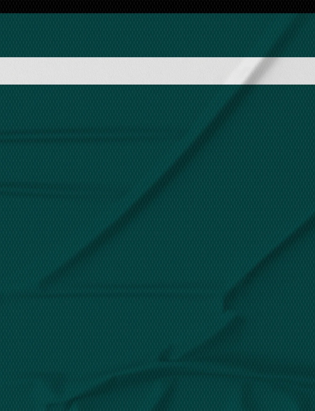 The men's polo shirt is a new summer fashion item. It is a casual and comfortable short-sleeved shirt with a logo print and coll