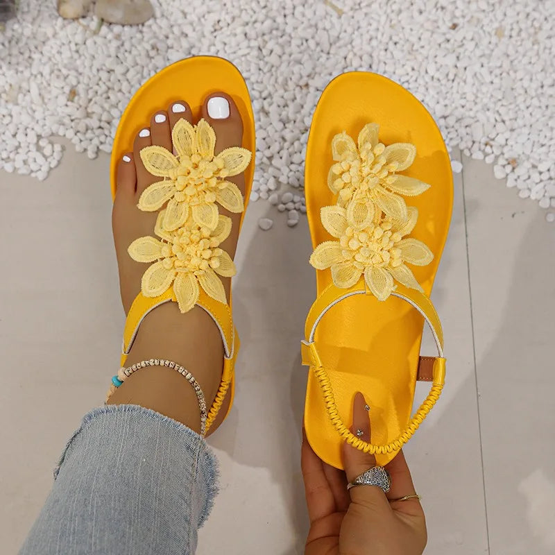 Women Casual Flat Bottom Sandals 2026 Summer New Style Flower Decor Elastic Band Clip Toe Sandals Comfort Non Slip Female Shoes