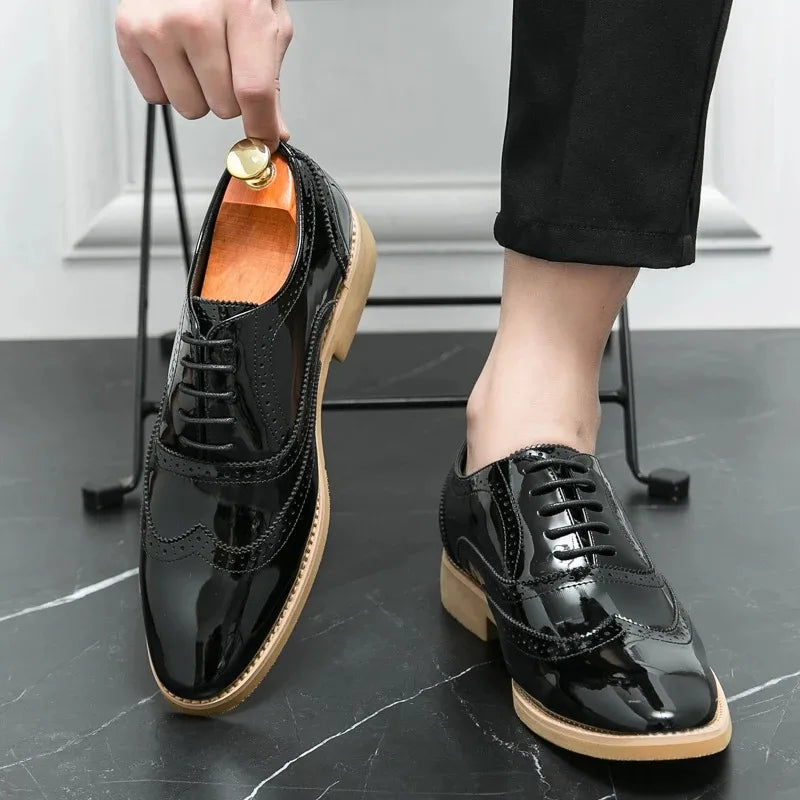 Dress Shoes for Men Classic Gold Black Brock Shoes Fashion Casual Leather Shoes Luxury Business Dress Shoe Zapatos Vestir Hombre