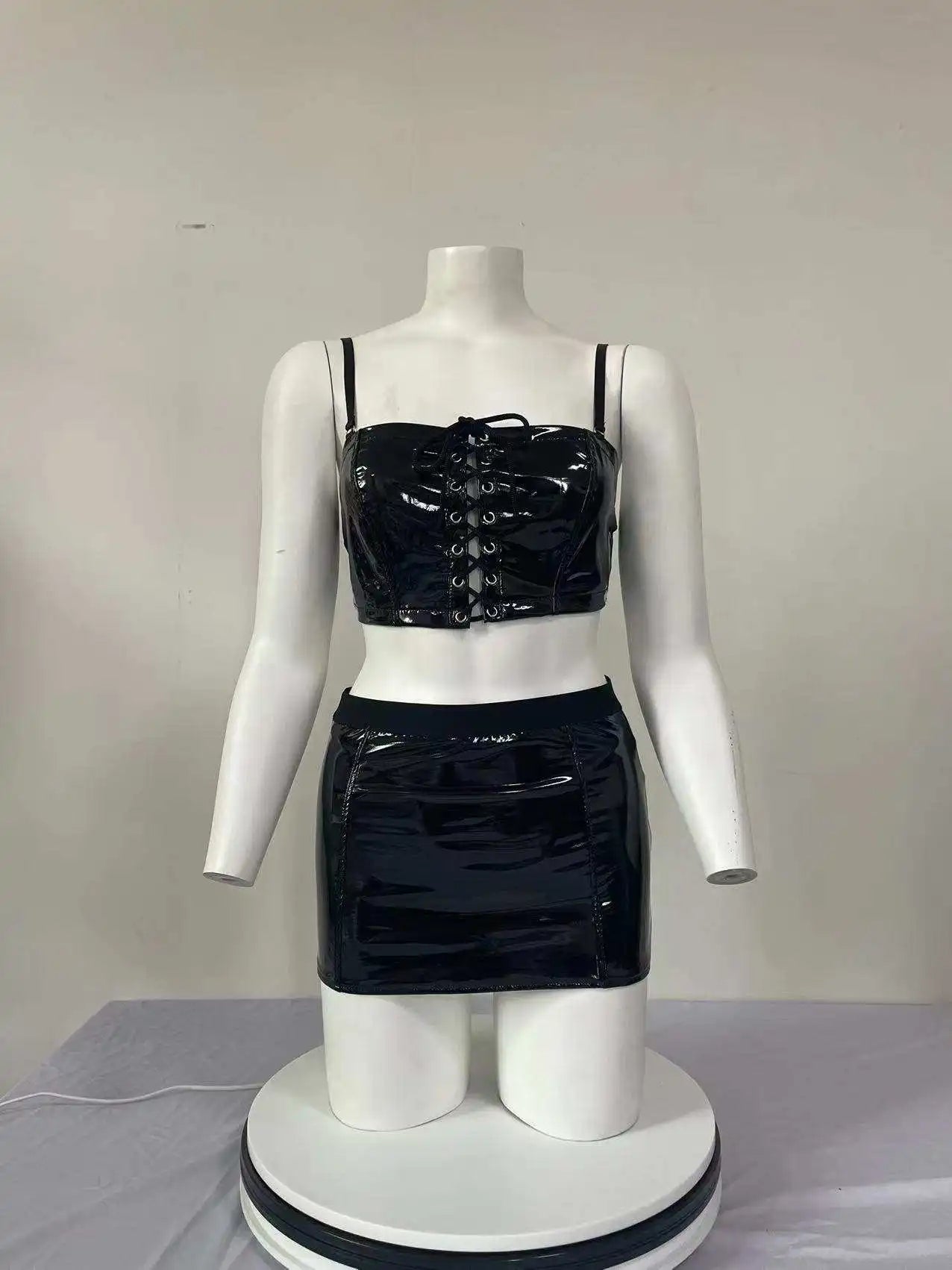 New Fashion Spicy Girl Sexy Two Pieces PU Lingerie Set Adult Lady Night Club Party Hot Costumes Stylish Street Wear Mini Skirt