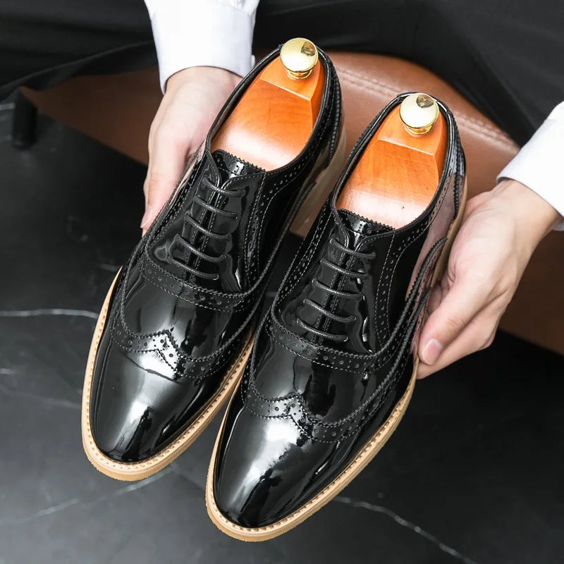 Dress Shoes for Men Classic Gold Black Brock Shoes Fashion Casual Leather Shoes Luxury Business Dress Shoe Zapatos Vestir Hombre
