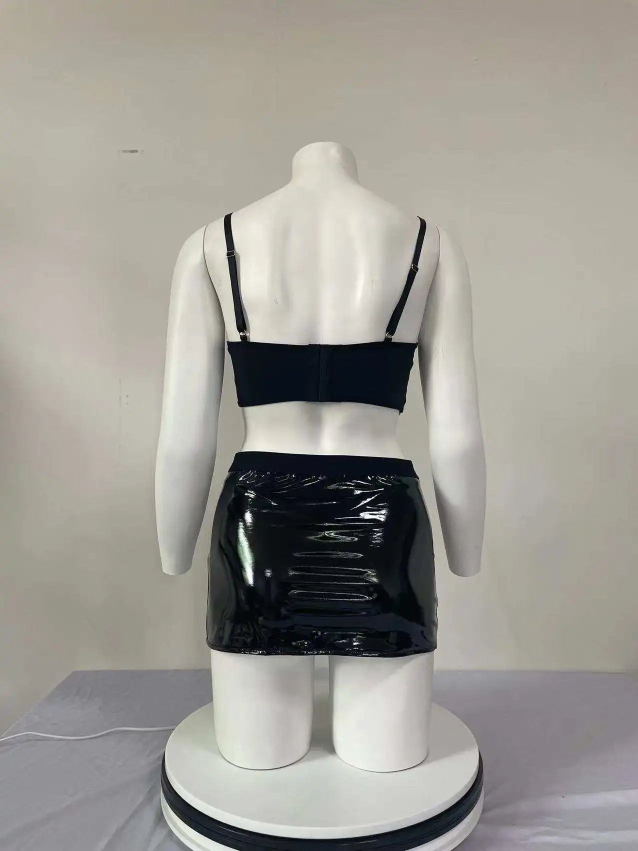 New Fashion Spicy Girl Sexy Two Pieces PU Lingerie Set Adult Lady Night Club Party Hot Costumes Stylish Street Wear Mini Skirt