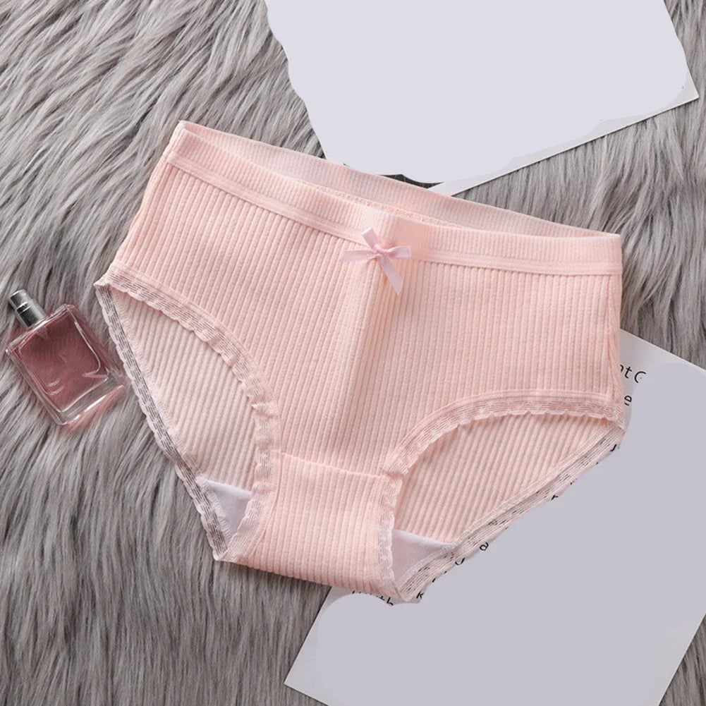 Discover the Comfort Women's Medium Rise Undergarment Designed With A Focus on Breathability & Ease of Movement