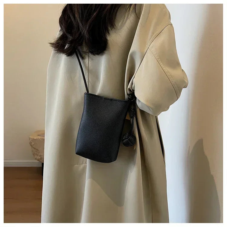 Women Handbags Female PU Leather Shoulder Bags Simple Large Capacity Crossbody Bags Portable Phone Purse Vacation Travel