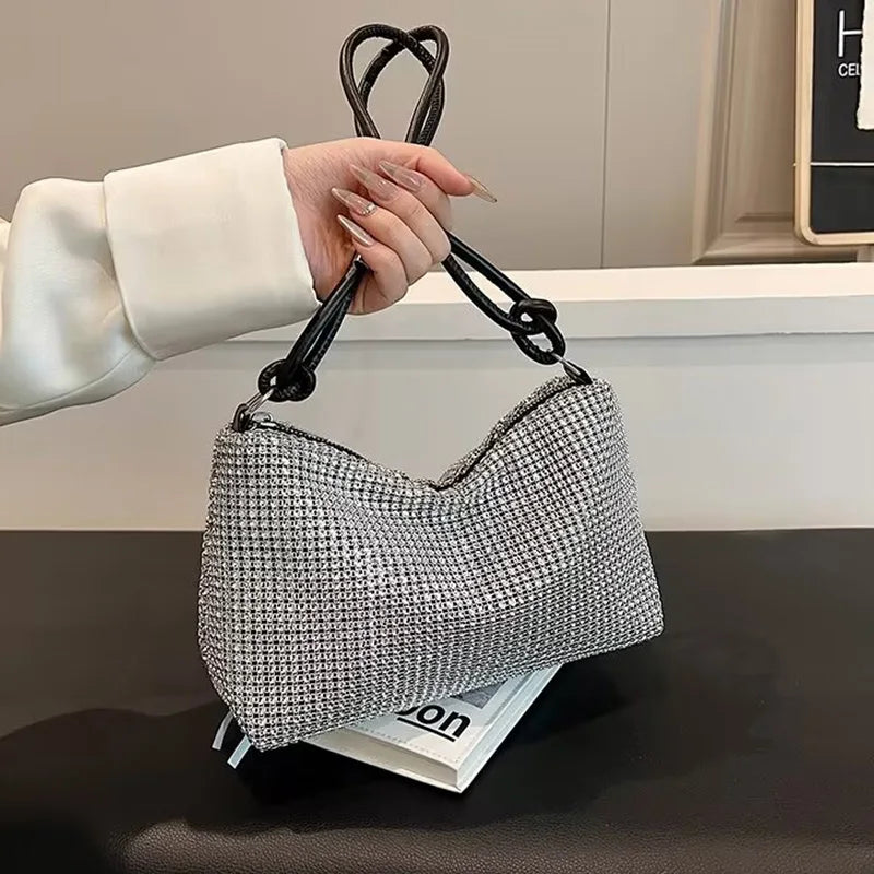 Ladies' handbags can be worn over the shoulder, crossbody, or carried by hand, suitable for travel and shopping. Crossbody bags.