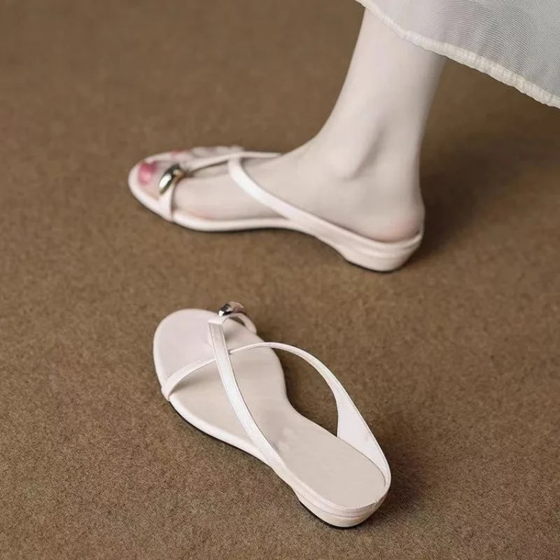 Women's Flat Sandals Toe Loop Slide Sandals Elegant Open Toe Mules Metallic Detail Strappy Shoes Summer Beach Sandals