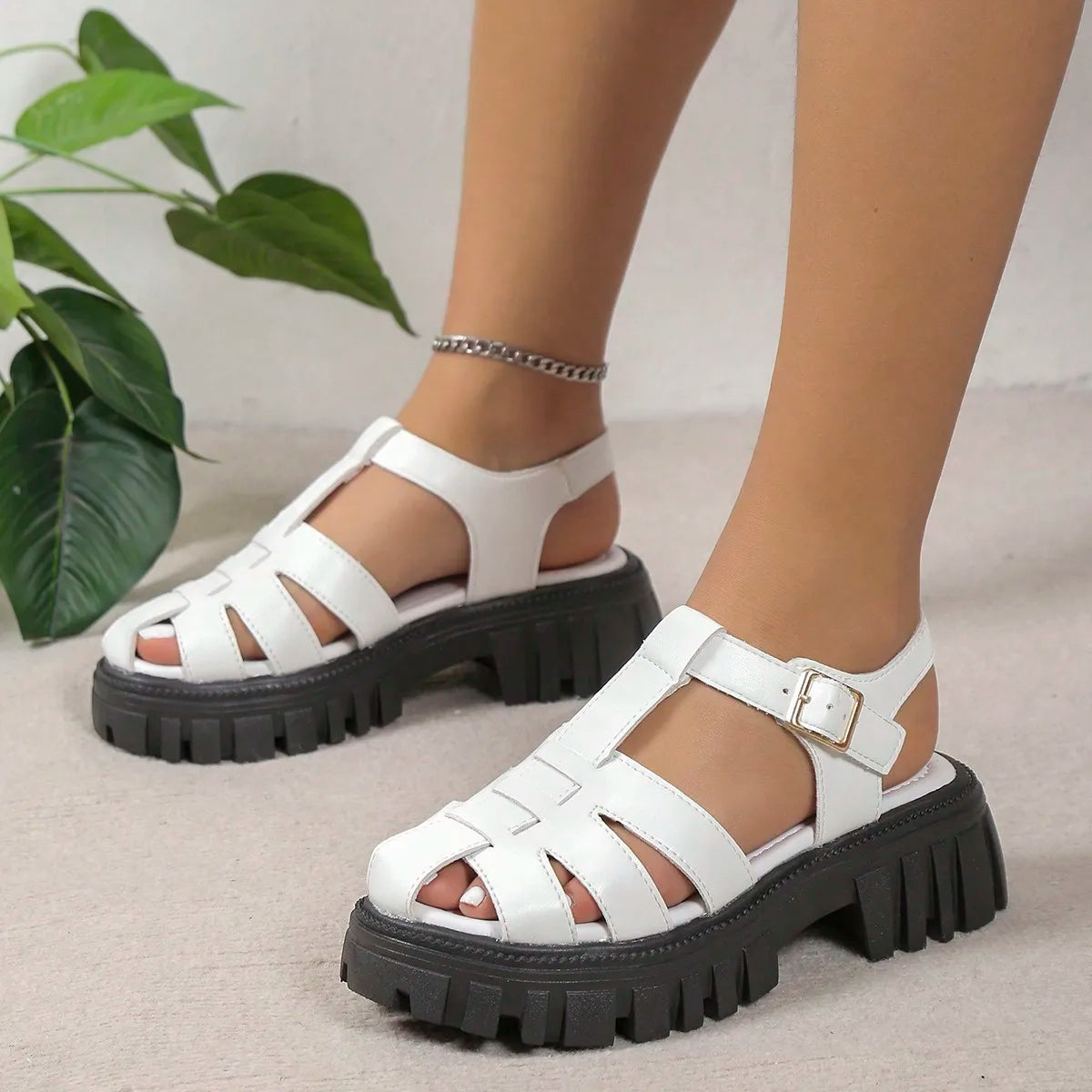 Women Flats Sandals 2024 New Summer Fashion Shoes for Women Casual Platform Strange Style Designer Sandals Zapatos De Mujer