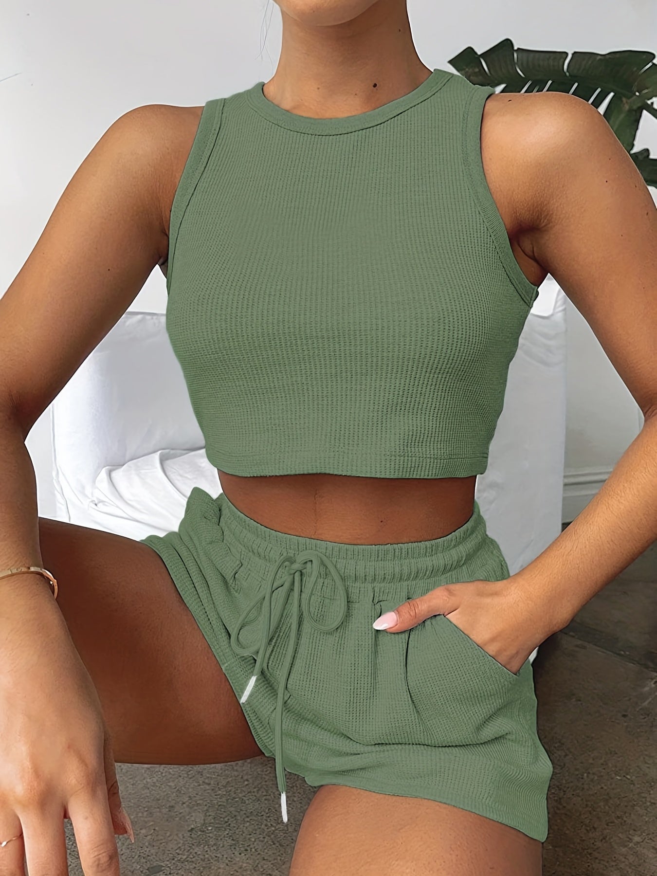 2-Piece Women's Casual Sportswear Set - Comfy Ribbed-Knit Crop Top & Adjustable Drawstring Shorts - Versatile Sleeveless Outfit for Outdoor Activities