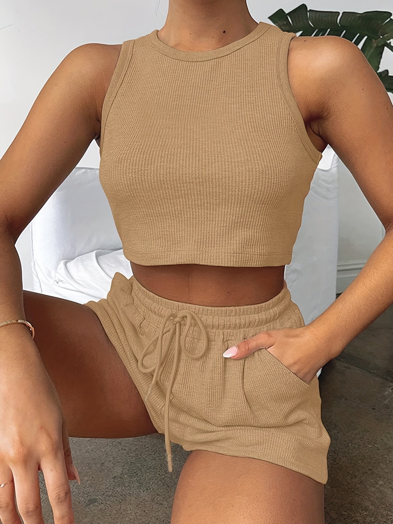 2-Piece Women's Casual Sportswear Set - Comfy Ribbed-Knit Crop Top & Adjustable Drawstring Shorts - Versatile Sleeveless Outfit for Outdoor Activities